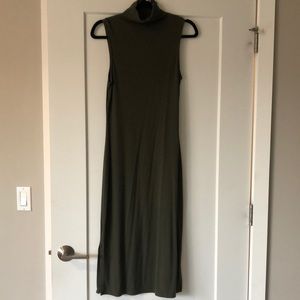 Green sleeveless maxi dress with turtleneck